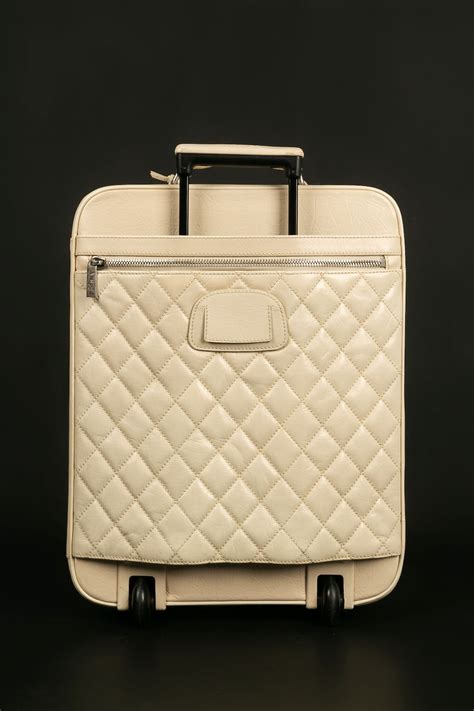 valise chanel prix|chanel sac boutique.